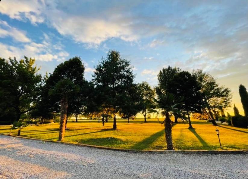 Вилла Agriturismo Le Fornase Кастельнуово-дель-Гарда Экстерьер фото